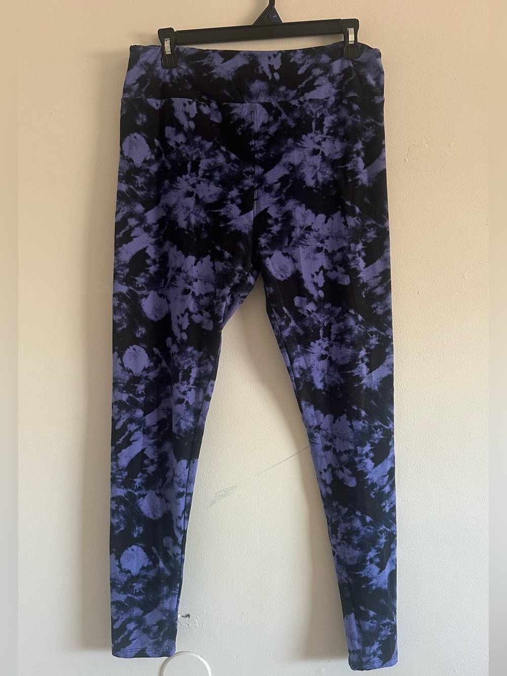 LuLaRoe t/c Purple and Black Tie-Dye Leggings